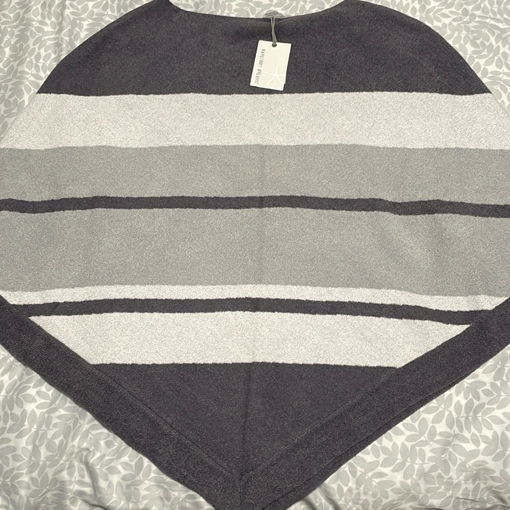 Barefoot Dreams one size plus poncho